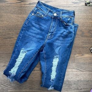 WOMANS SIZE 3/4 jeans denim distressed skinny